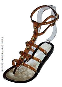 Römersandalen aus Kunststoff von Schuh-Designer Stuart Weitzman
